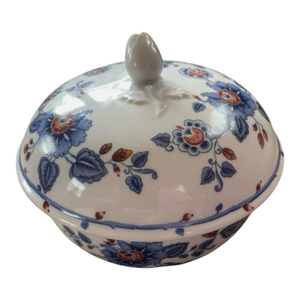 Vintage Estee Lauder 1979 Porcelain Trinket or Powder Dish With Lid